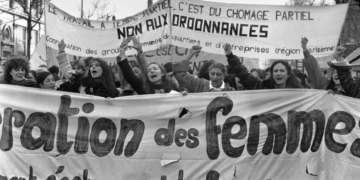 Manifestação do Movimento pela Libertação das Mulheres em Paris (Reprodução)