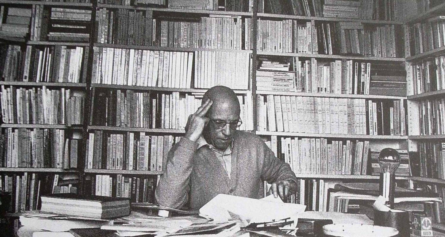 O filósofo francês Michel Foucault em seu escritório (Bruno de Monès/ Latinstock)