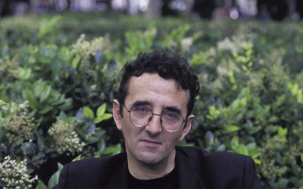 Livro inédito de Roberto Bolaño chegará ao Brasil em fevereiro
