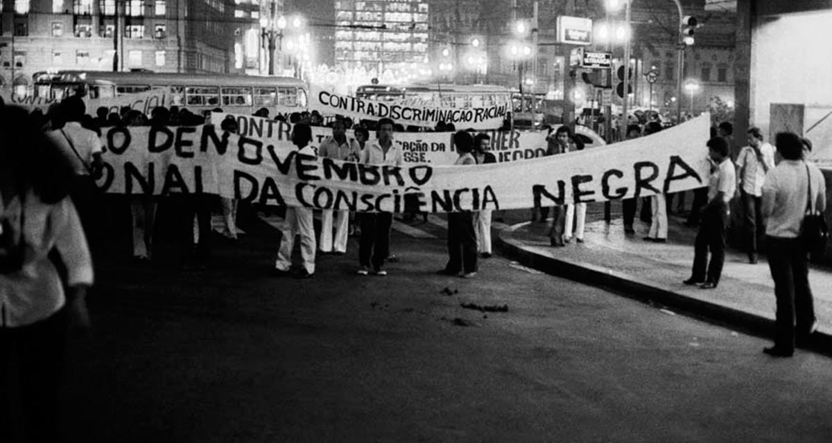 Ato de criação do Movimento Negro Unificado, que chamou a atenção para a condição social de vida dos negros brasileiros, 1978 (Foto Jesus Carlos)