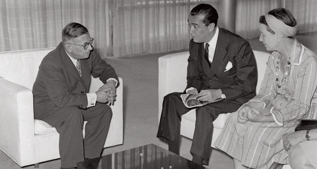 Em Brasília, com Sartre e Juscelino Kubitschek (ArquivoNacional)