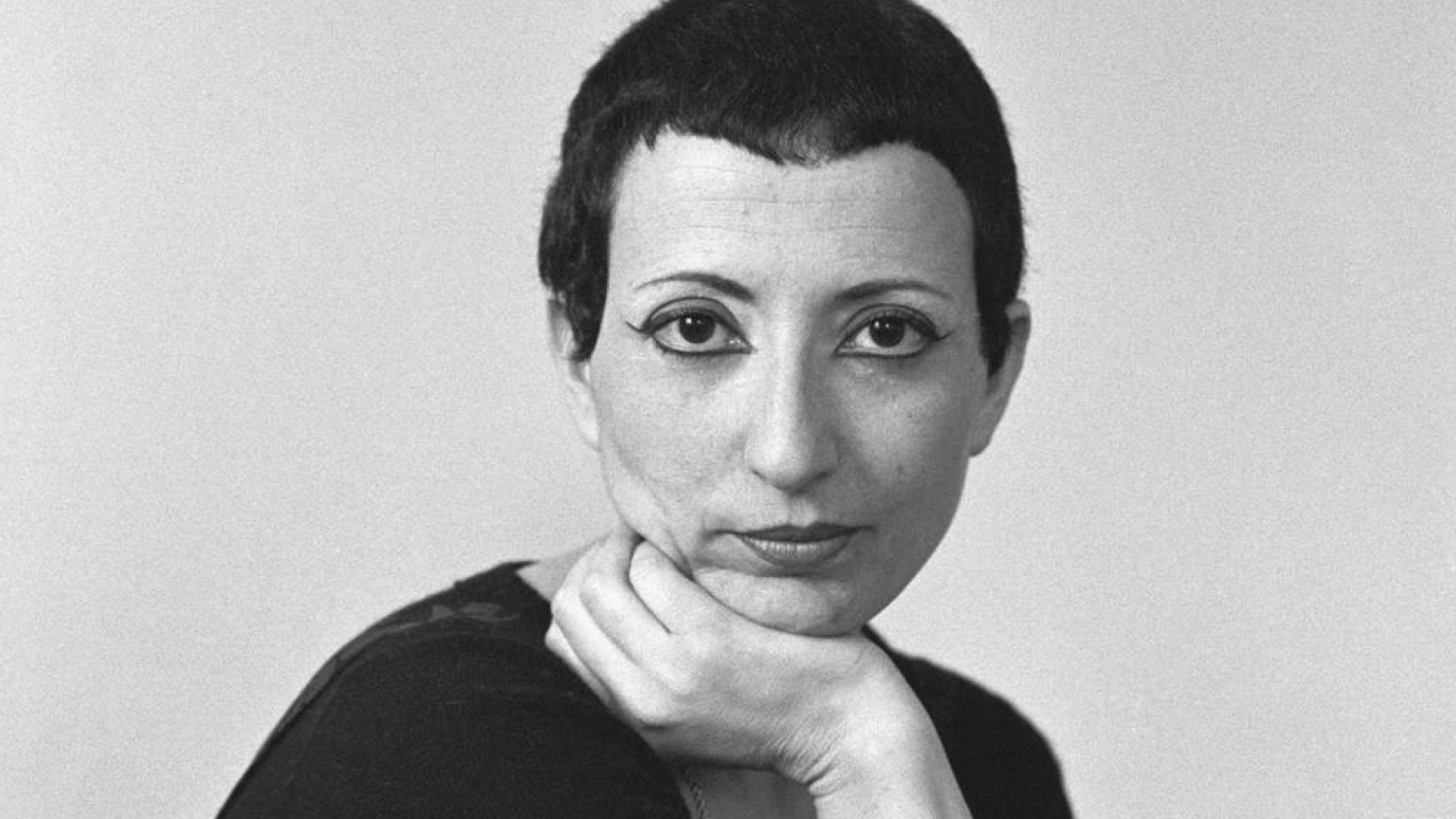 Aquela que dá passagem: Flavia Trocoli em “Hélène Cixous: a sobrevivência da literatura”