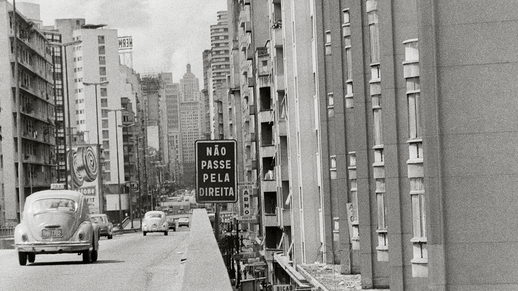 Não passe pela direita, Minhocão, São Paulo, 1974 Acervo (Instituto Moreira Salles)